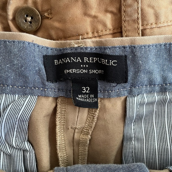 Men’s Khaki shorts - Banana Republic & American Eagle - Picture 5 of 5